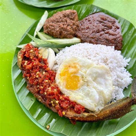 One of the best nasi lemak in KL .